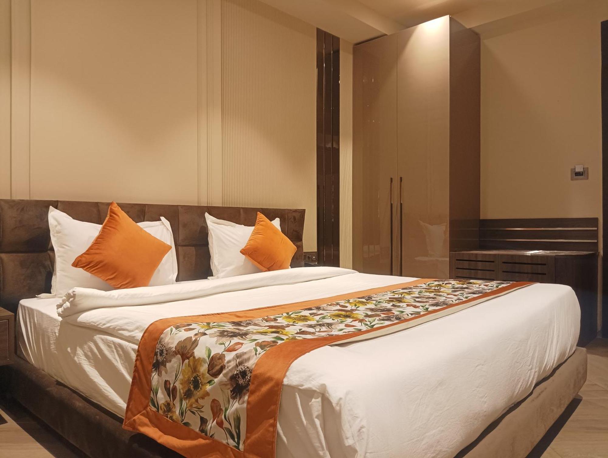 Hotel Cullinan By Qotel Janakpuri Dillí Exteriér fotografie
