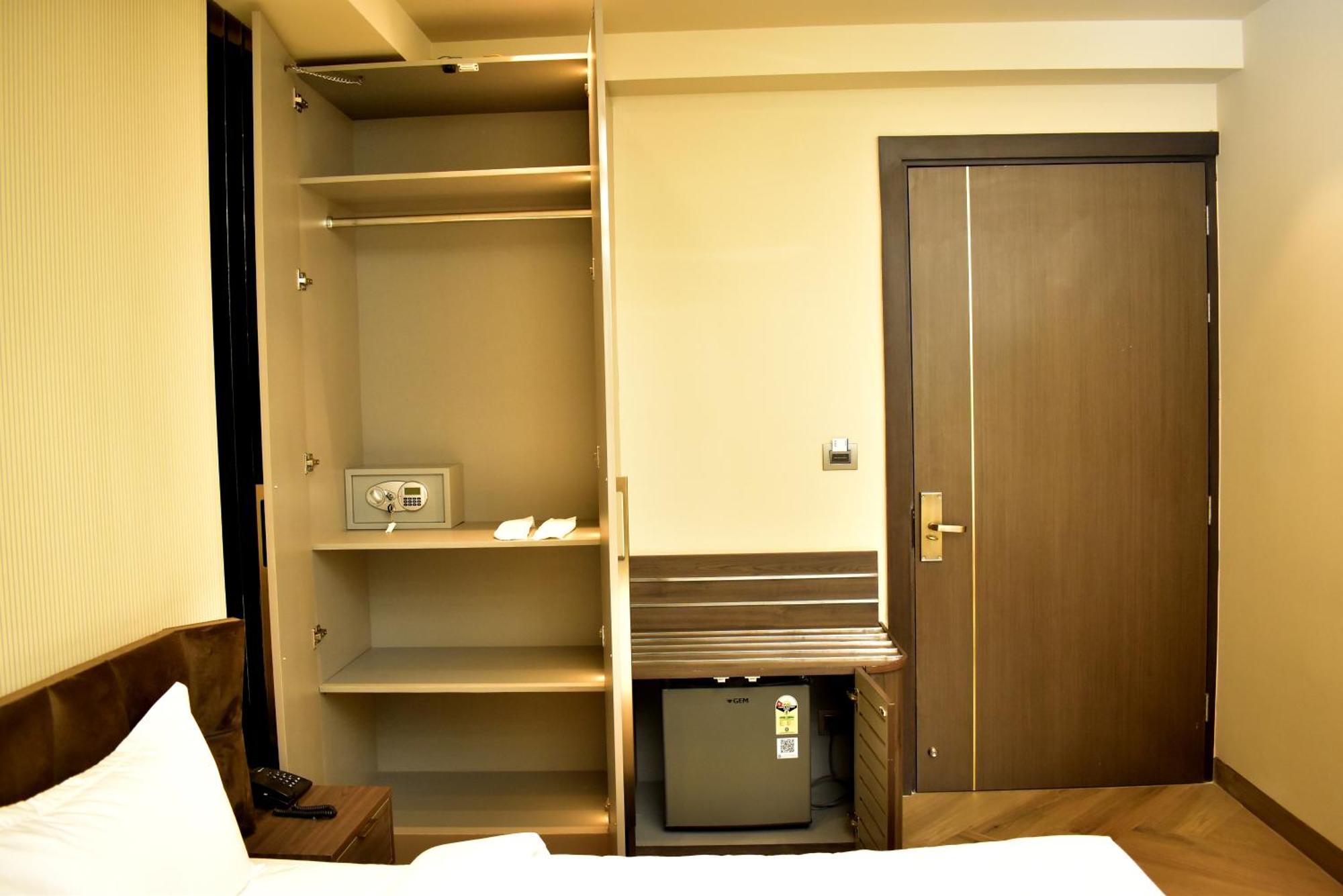 Hotel Cullinan By Qotel Janakpuri Dillí Exteriér fotografie